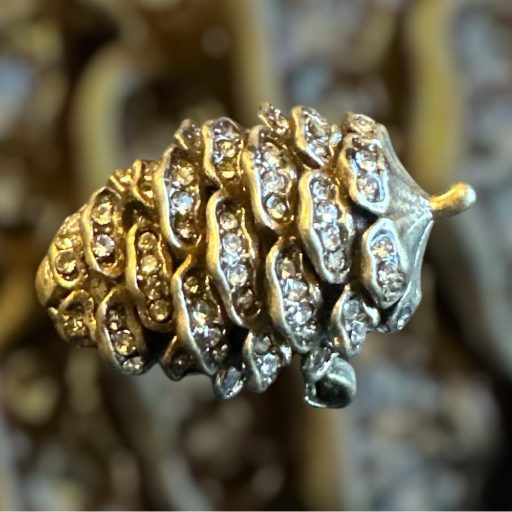 BANANA REPUBLIC BRASS VINTAGE ACORN WITH STONE!